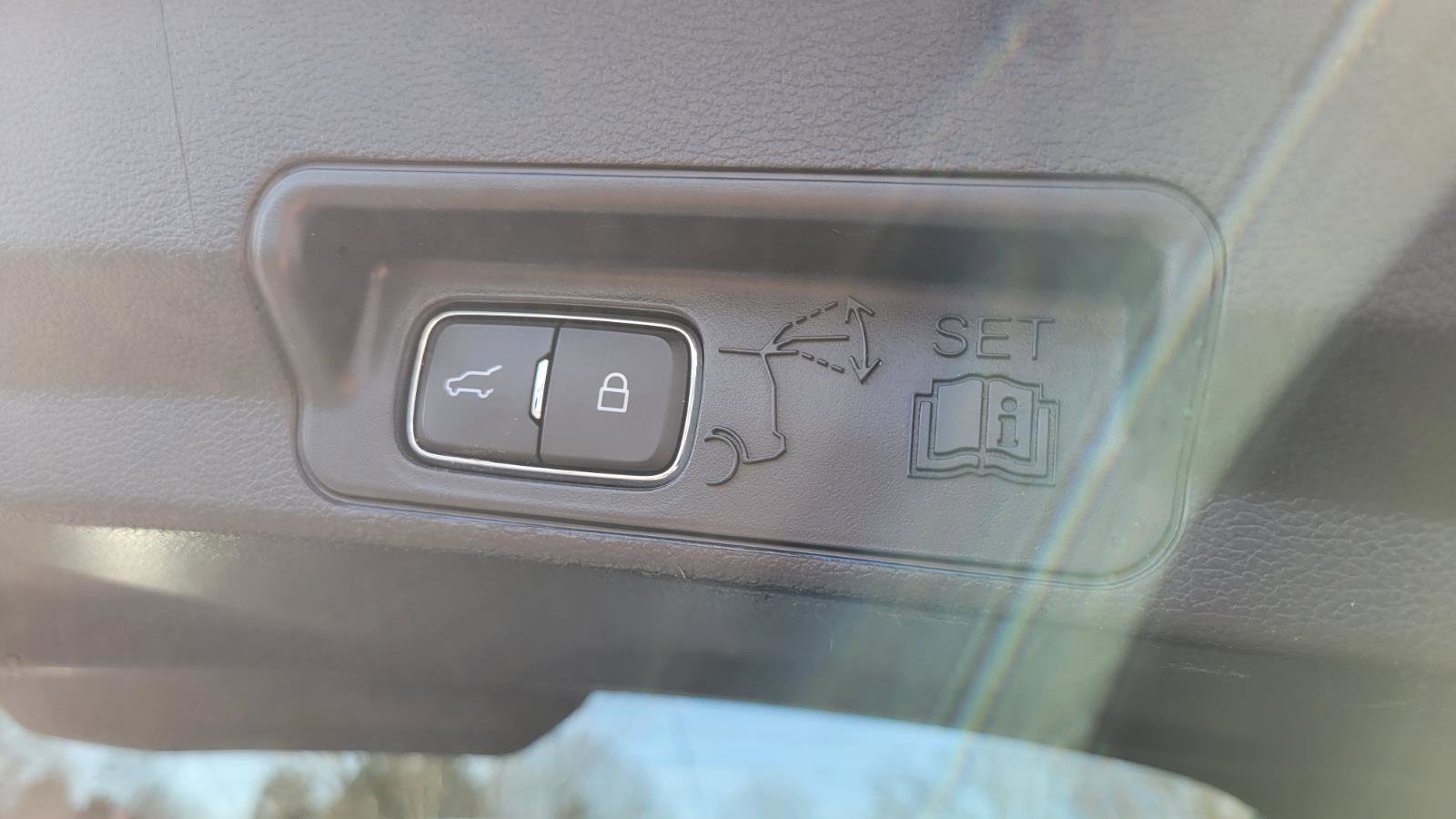 Used 2022 Ford Explorer Base image 34