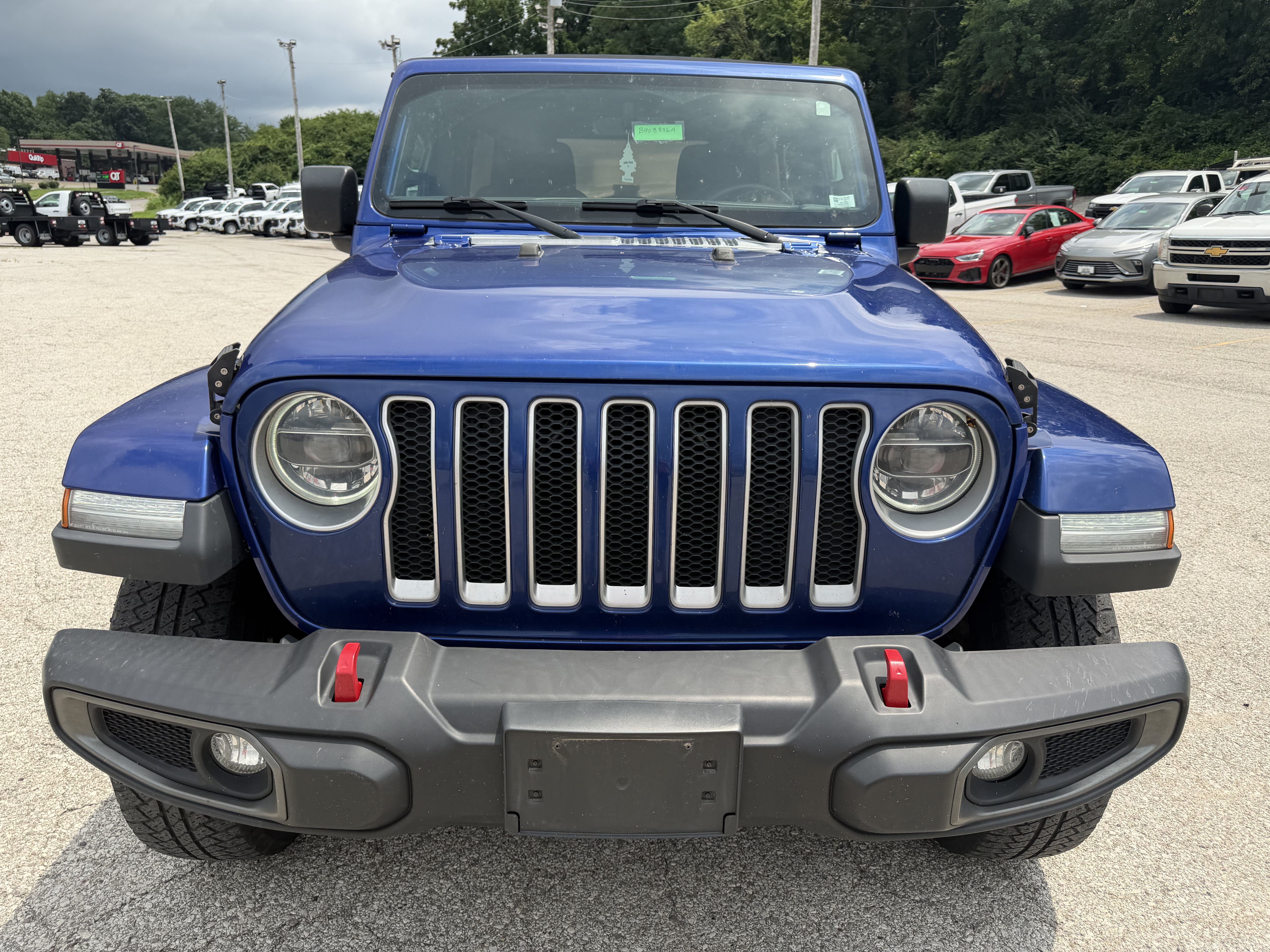 Used 2018 Jeep Wrangler Unlimited Sahara AWD/4WD image 2