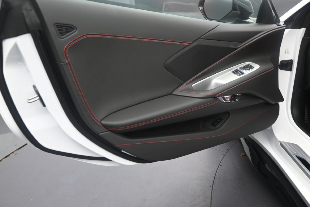 Used 2027 Chevrolet Corvette Z06 RWD image 11