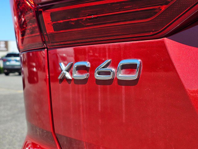 Used 2023 Volvo XC60 B5 Plus AWD/4WD image 17