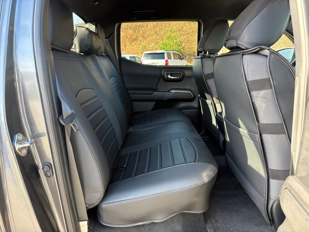 Used 2019 Toyota Tacoma TRD Off-Road image 26