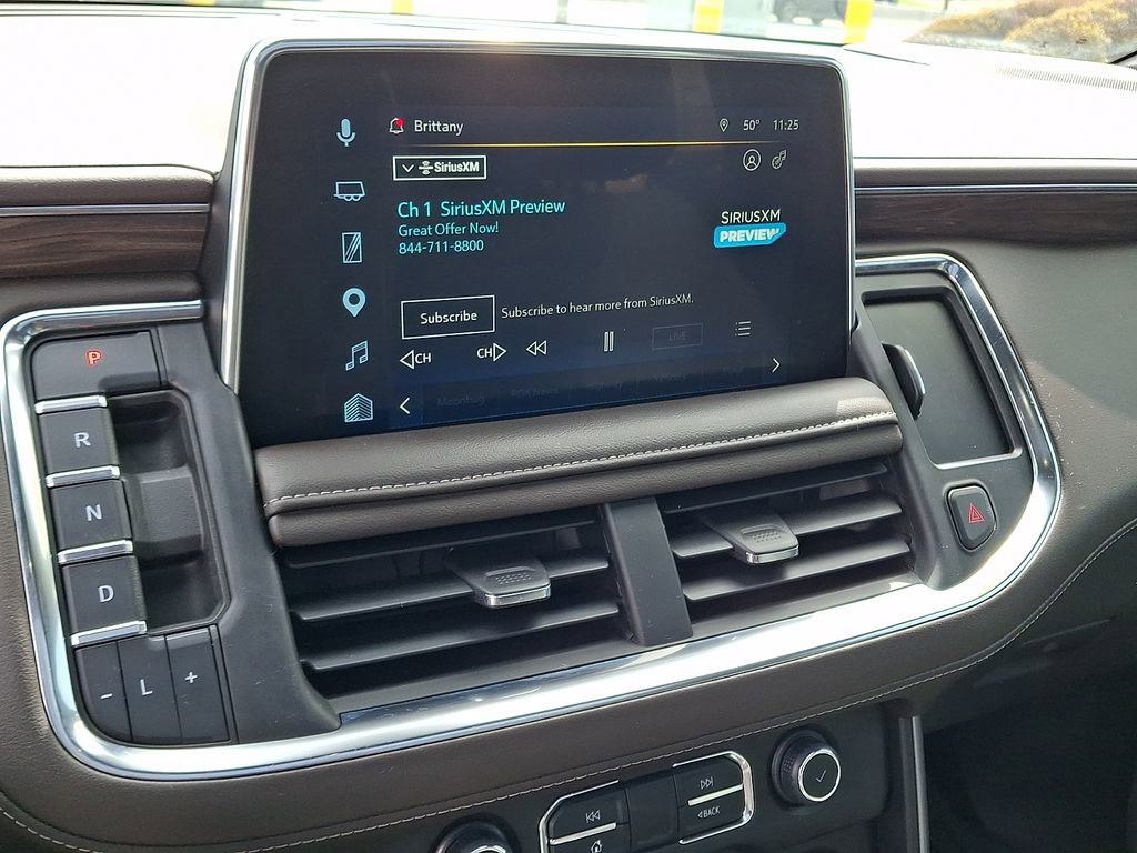 Used 2023 Chevrolet Suburban LT w/ Luxury Package image 3