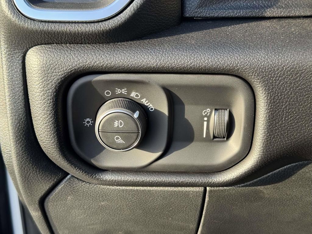 New 2026 RAM 2500 Big Horn AWD/4WD image 28