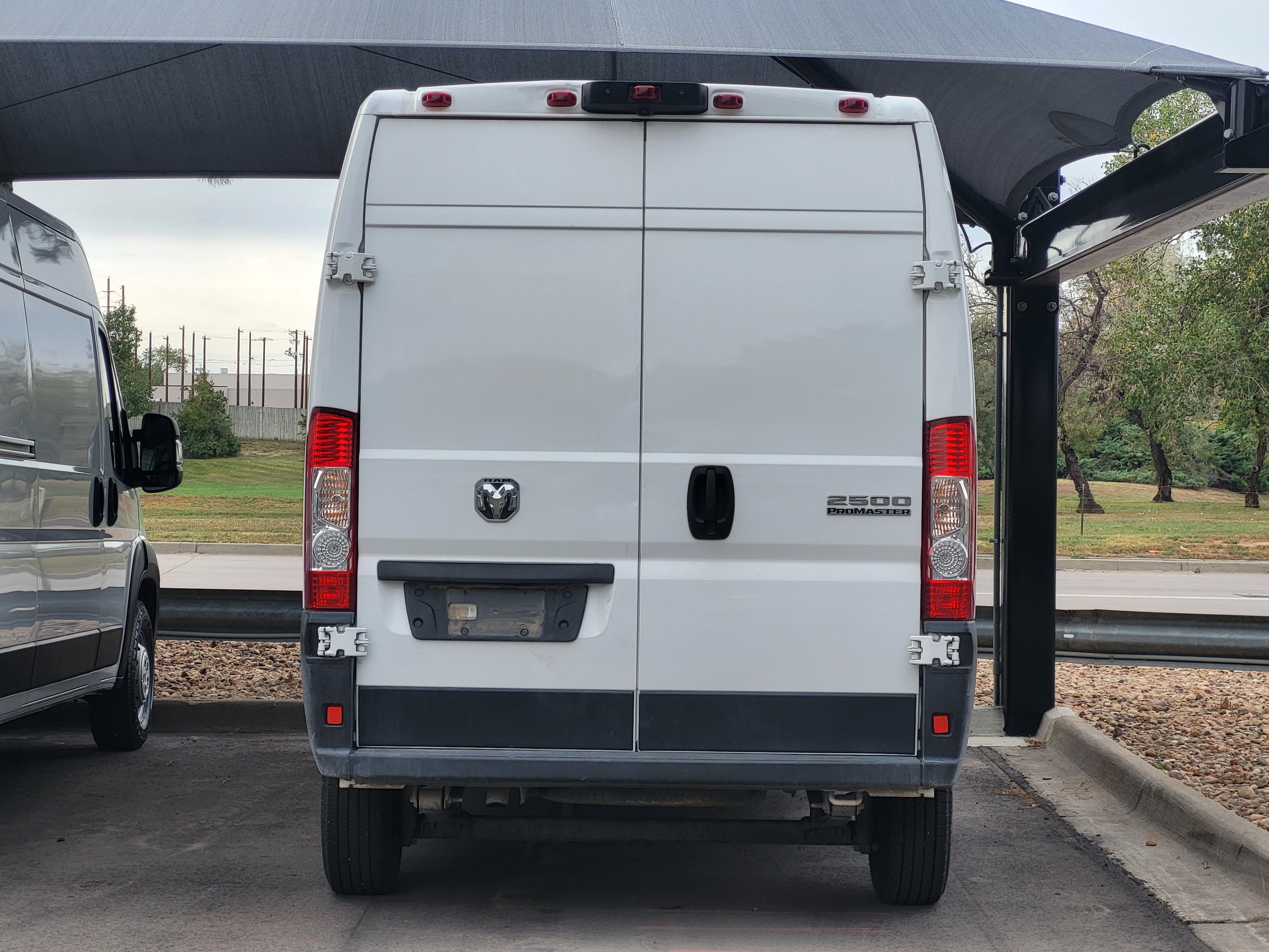 Used 2025 RAM ProMaster 2500 w/ Convenience Group FWD image 4