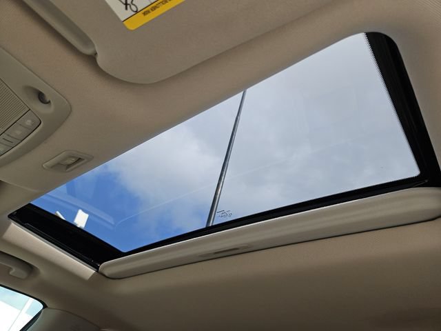 Used 2015 Nissan Pathfinder Platinum FWD image 19