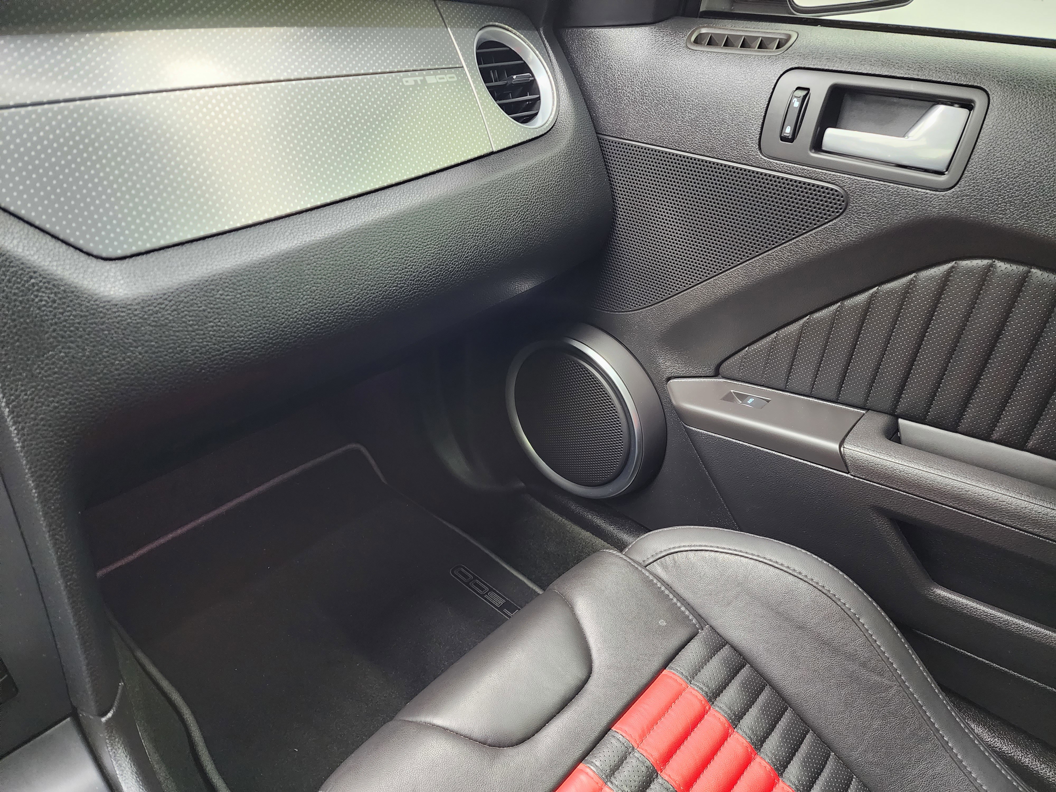 Used 2012 Ford Mustang Shelby GT500 w/ SVT Performance Pkg image 11