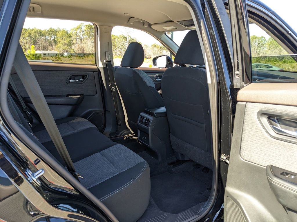 Used 2023 Nissan Rogue SV image 44