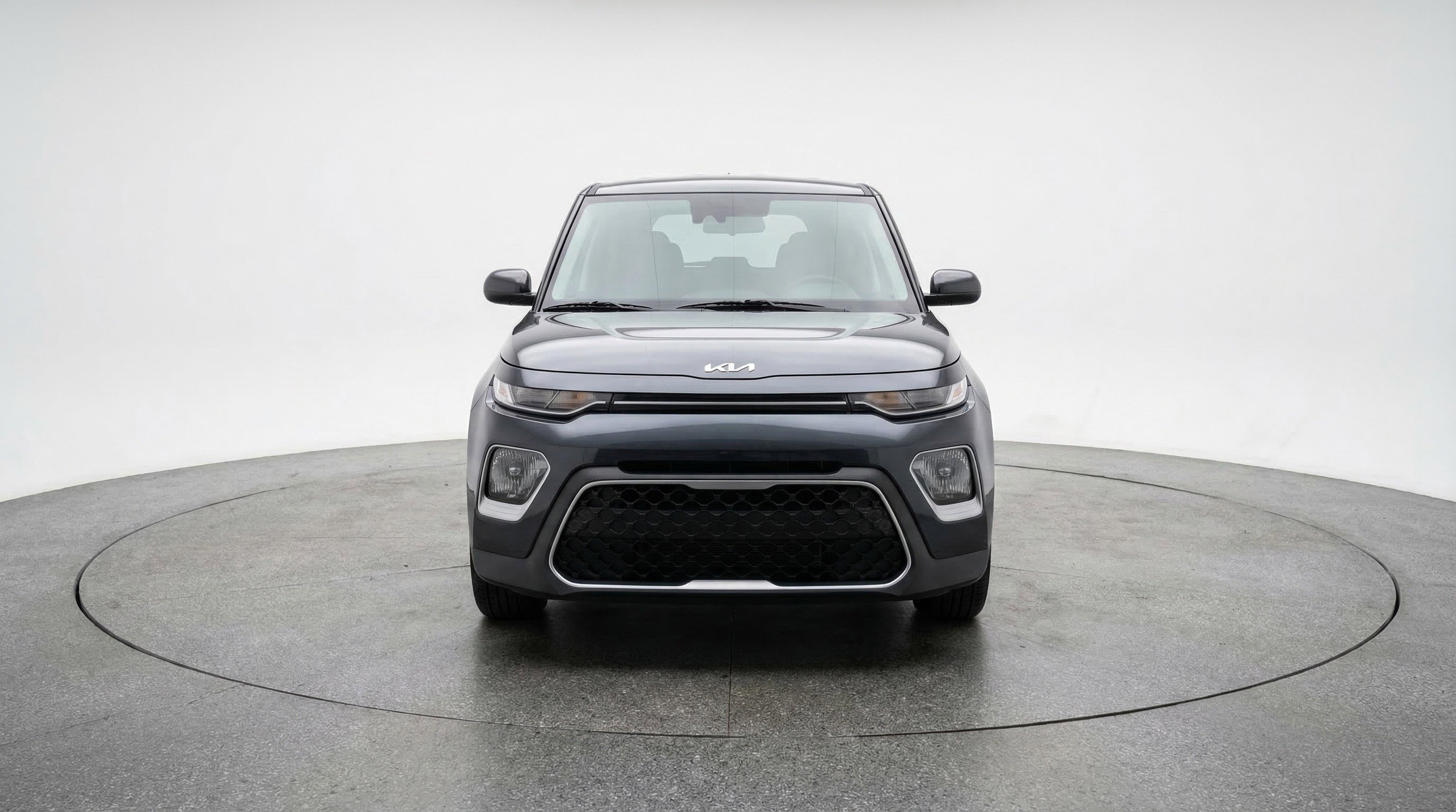 Used 2025 Kia Soul LX w/ LX Technology Package FWD image 2