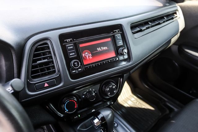 Used 2020 Honda HR-V LX image 35