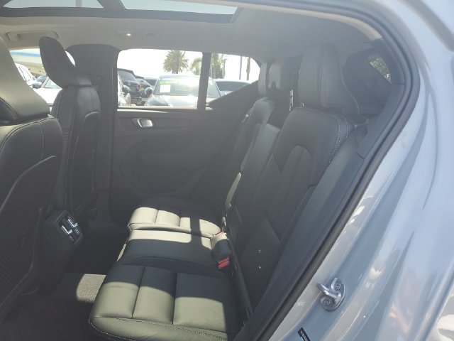 Used 2024 Volvo XC40 B5 Plus w/ Protection Package Premier AWD/4WD image 14