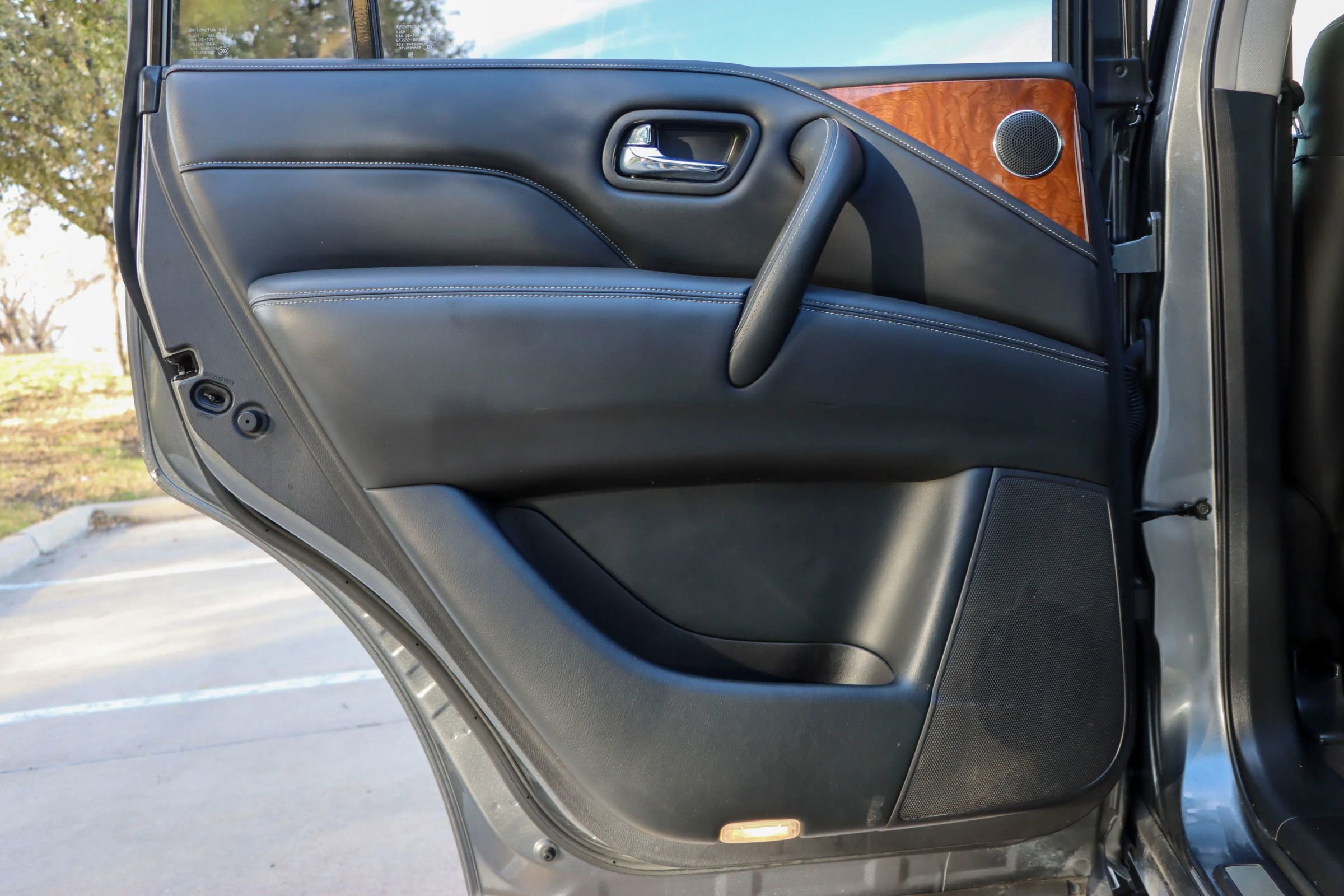 Used 2018 INFINITI QX80 2WD image 12