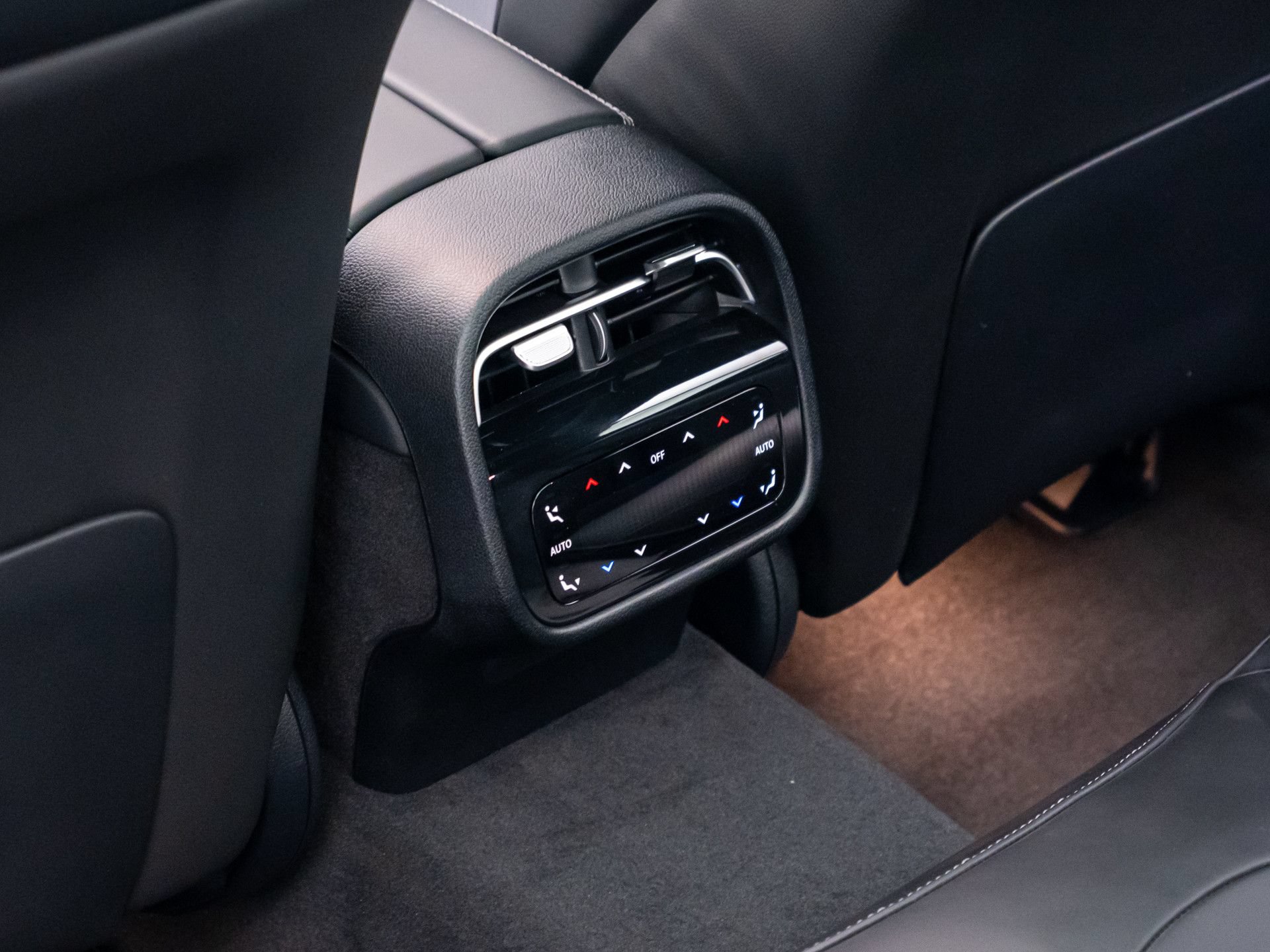 New 2026 Mercedes-Benz E 53 AMG e 4MATIC Sedan image 21