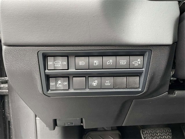 Used 2025 Toyota Sequoia Platinum image 23