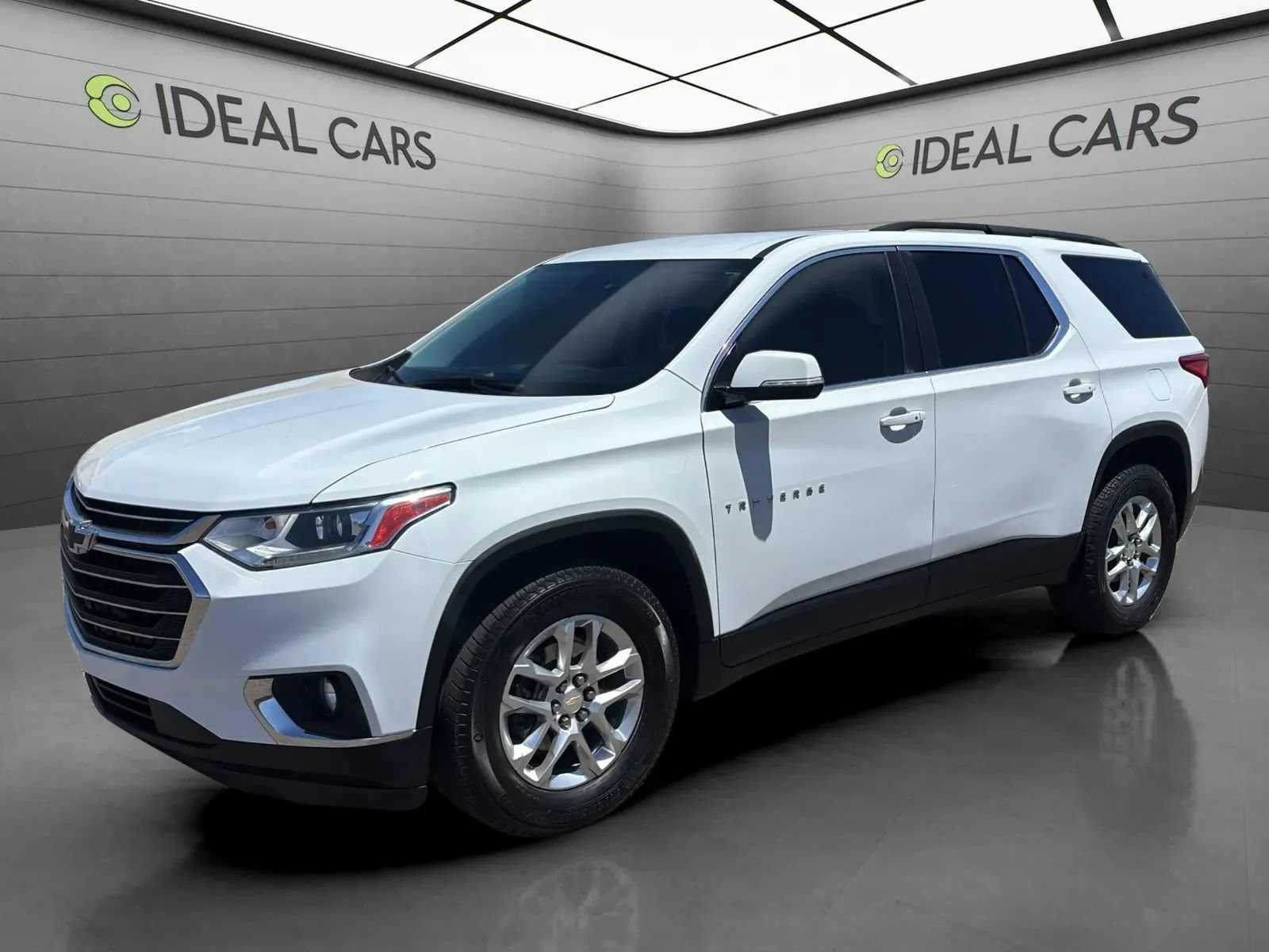 Used 2020 Chevrolet Traverse LT FWD image 1