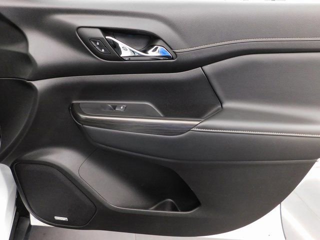 Used 2023 GMC Acadia SLT image 29