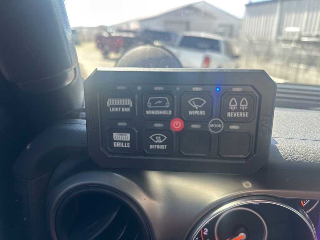 Used 2018 Jeep Wrangler Unlimited Sport image 14
