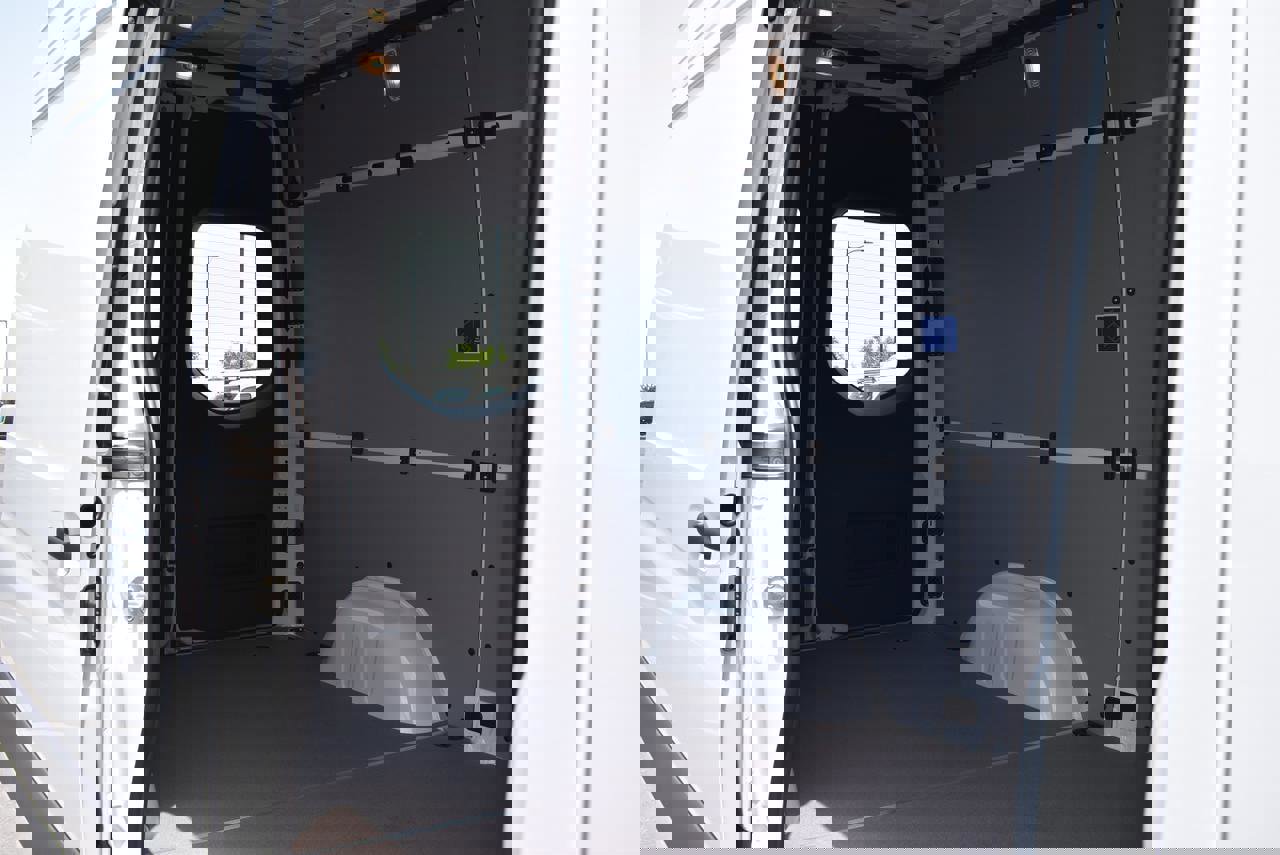 New 2025 Mercedes-Benz Sprinter 2500 image 10