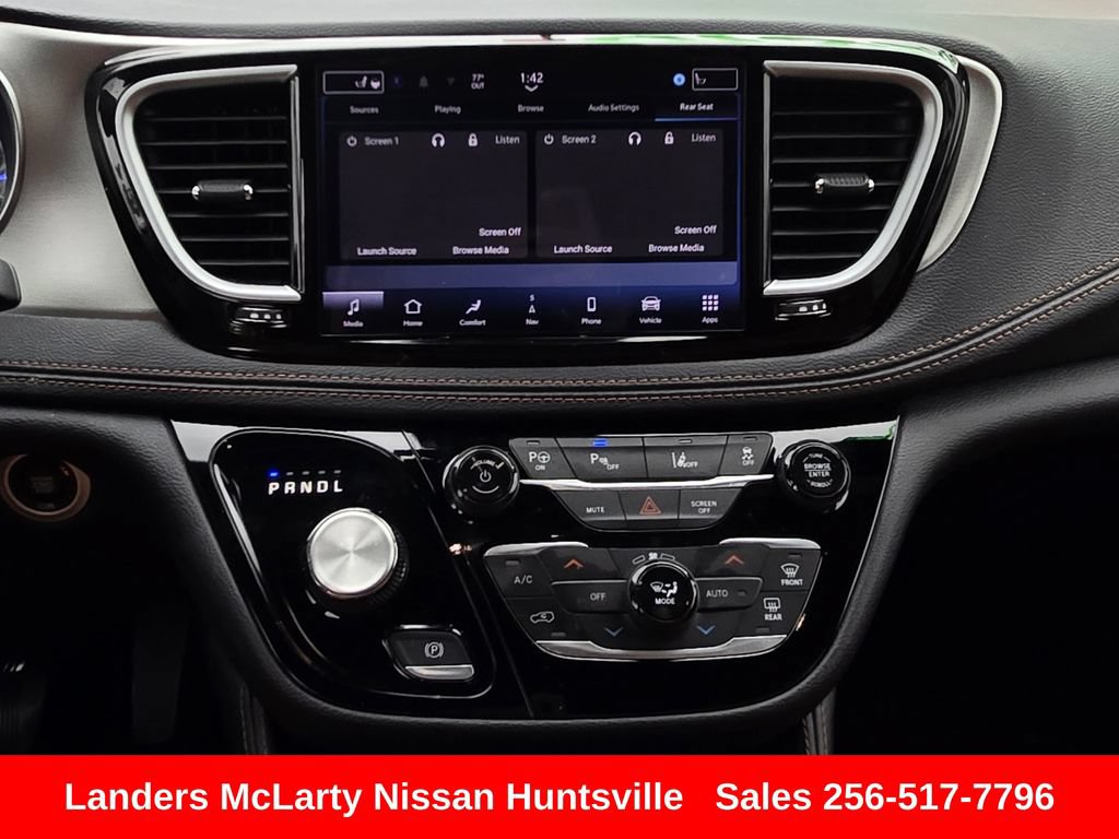 Used 2025 Chrysler Pacifica Pinnacle FWD image 21
