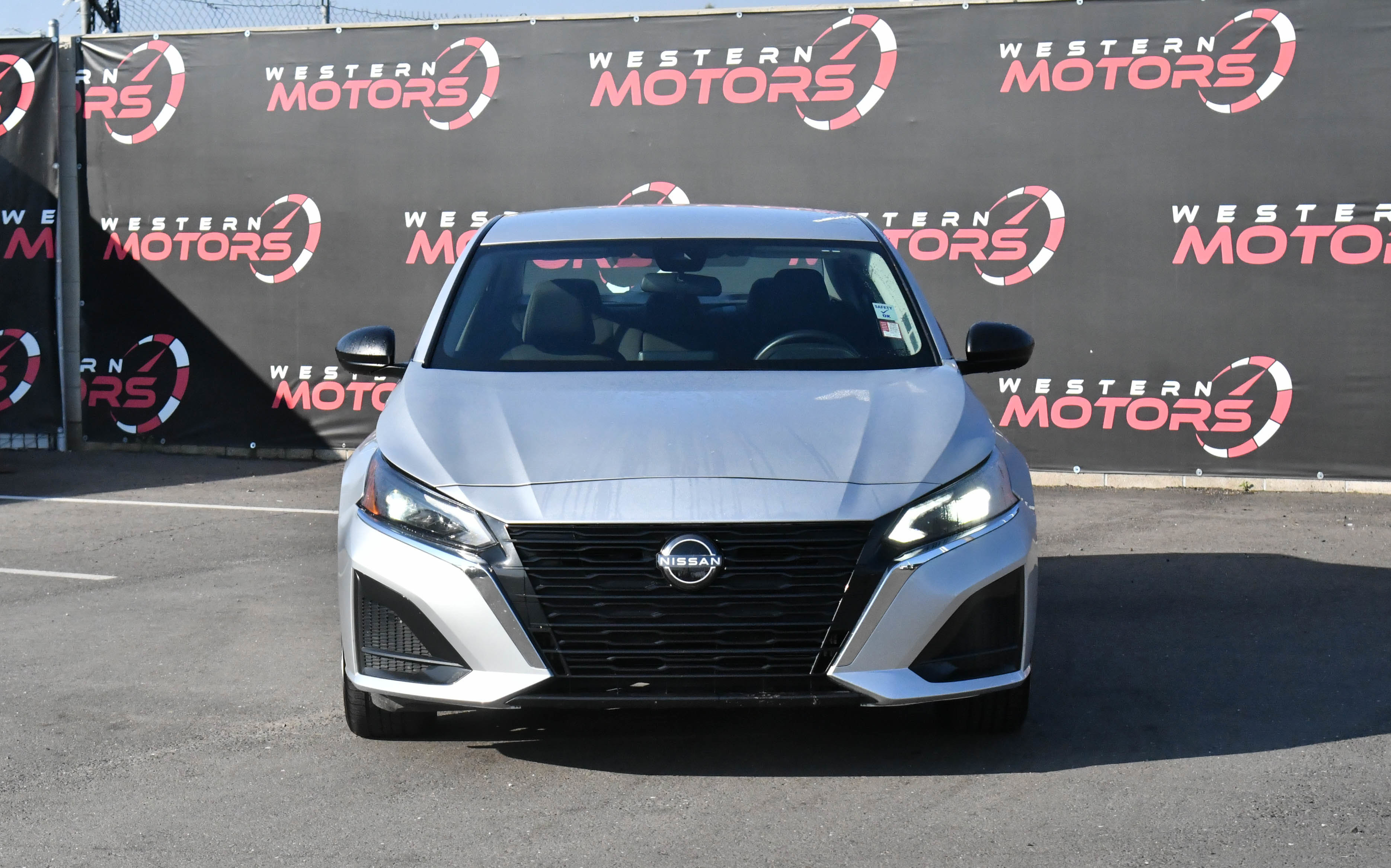 Used 2024 Nissan Altima 2.5 SV image 2