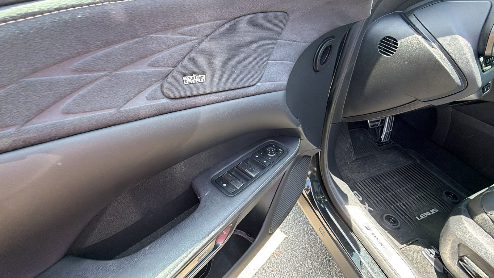 Used 2024 Lexus RX 500h F Sport w/ Convenience Package AWD/4WD image 15