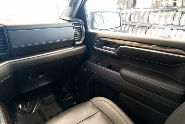 Used 2022 Chevrolet Silverado 1500 RST w/ Convenience Package II image 10