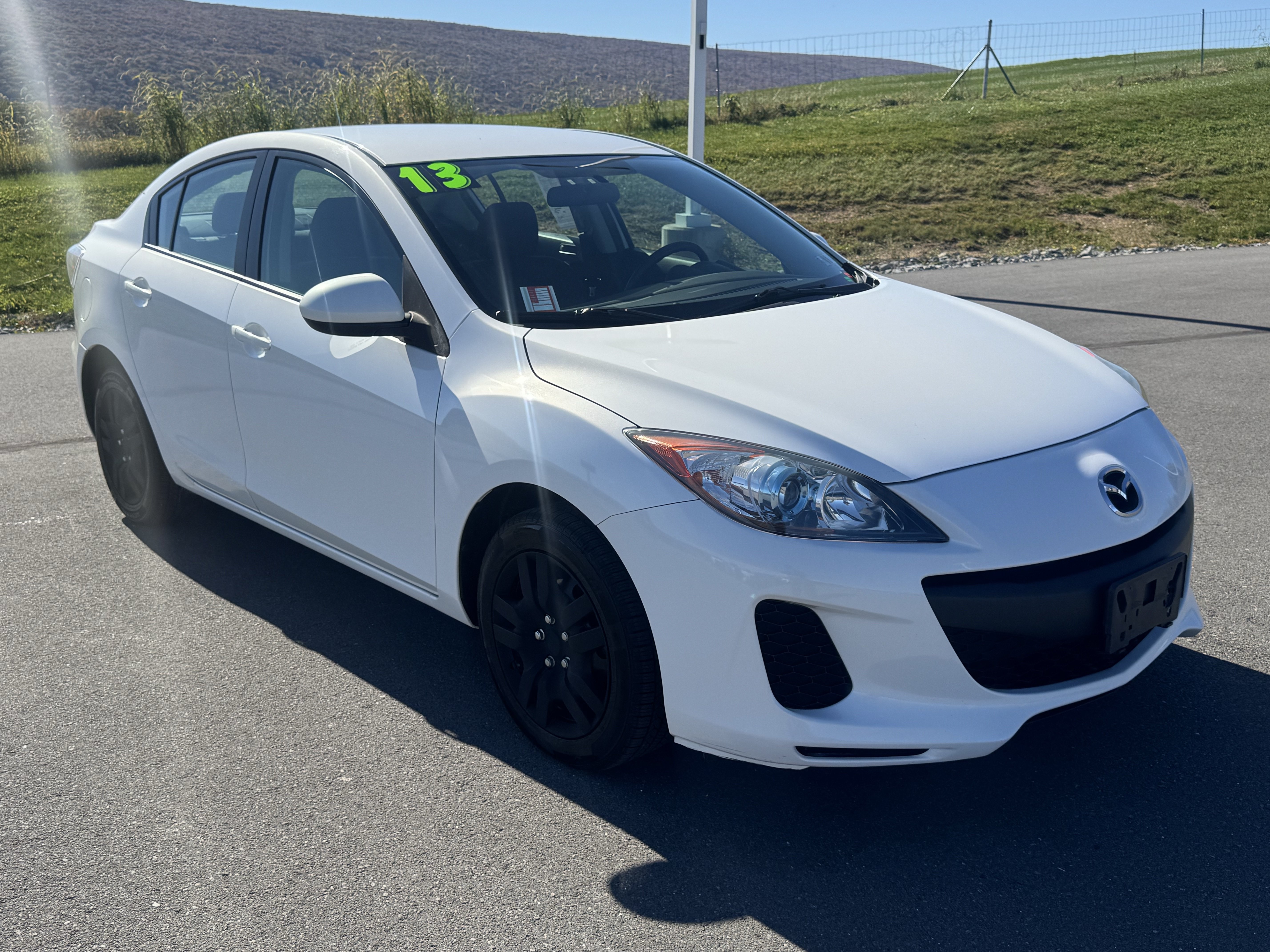 Used 2013 MAZDA MAZDA3 i Sport FWD image 2
