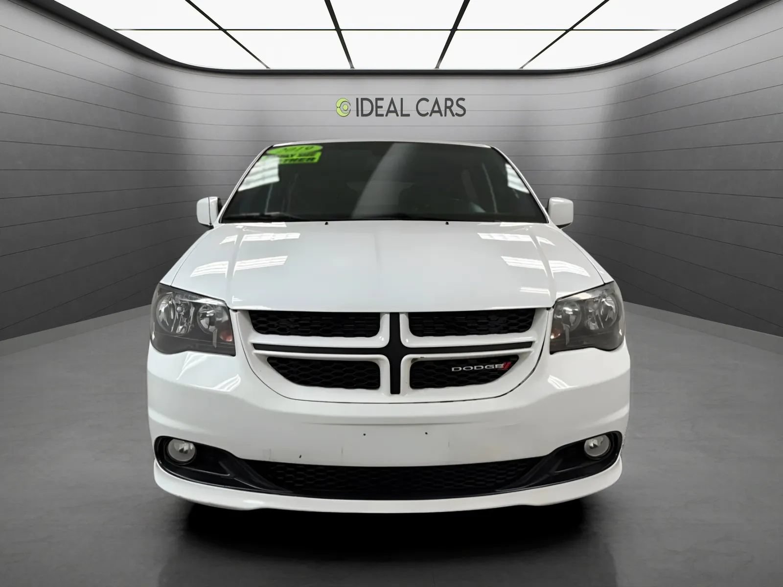 Used 2019 Dodge Grand Caravan GT FWD image 2