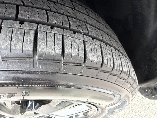 Used 2023 Jeep Cherokee Altitude Lux image 9