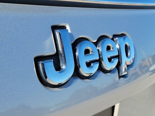 Used 2025 Jeep Compass Limited image 10