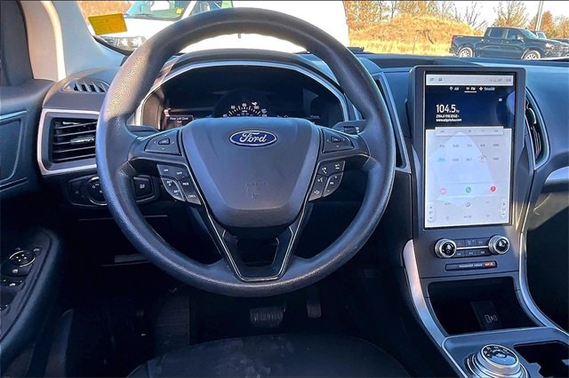 Used 2021 Ford Edge SE image 8