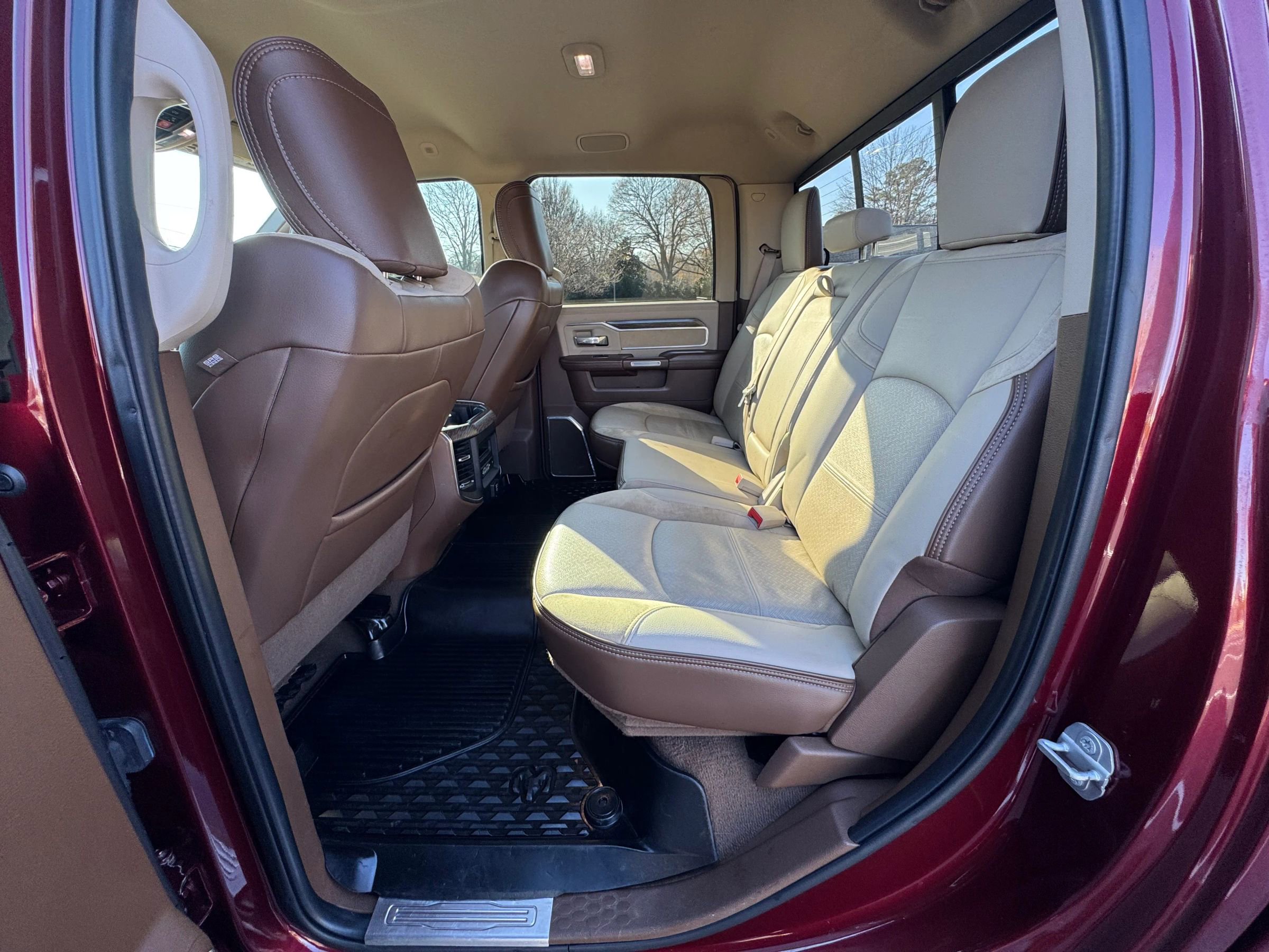 Used 2019 RAM 3500 Laramie image 17