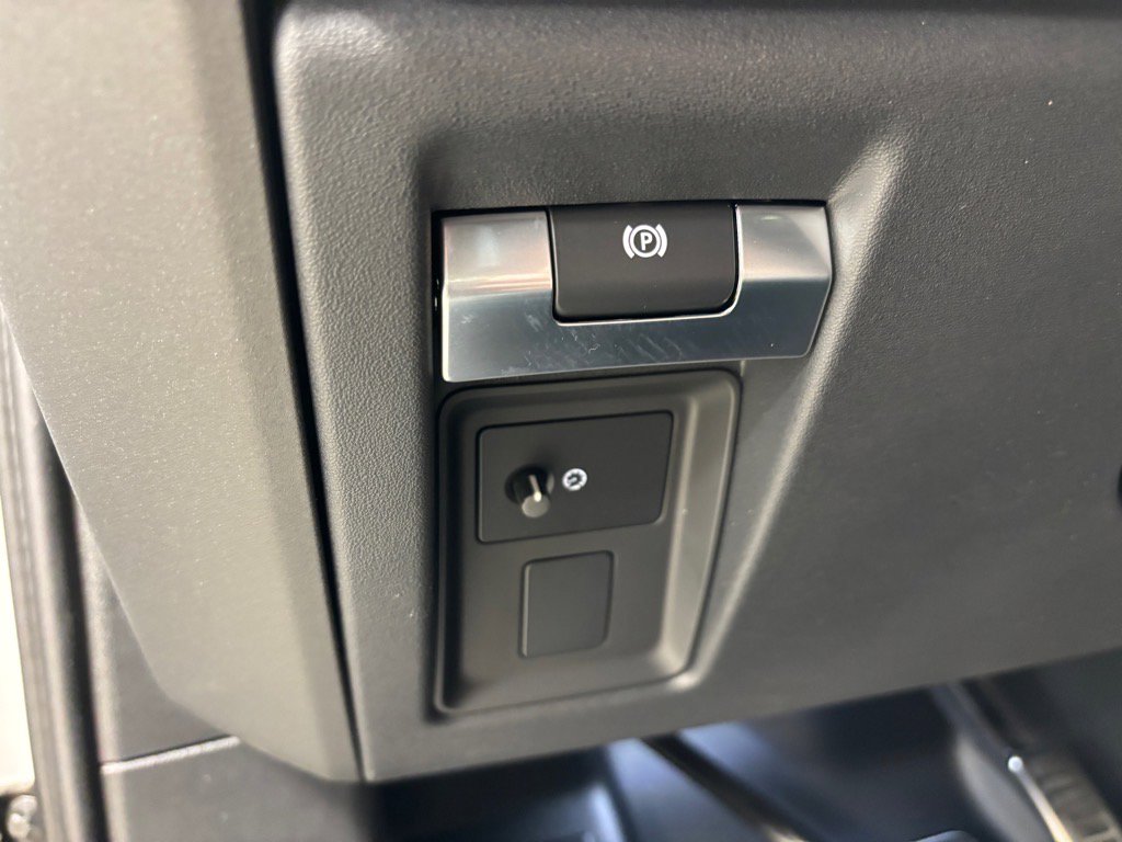 New 2025 Land Rover Defender 110 V8 image 22