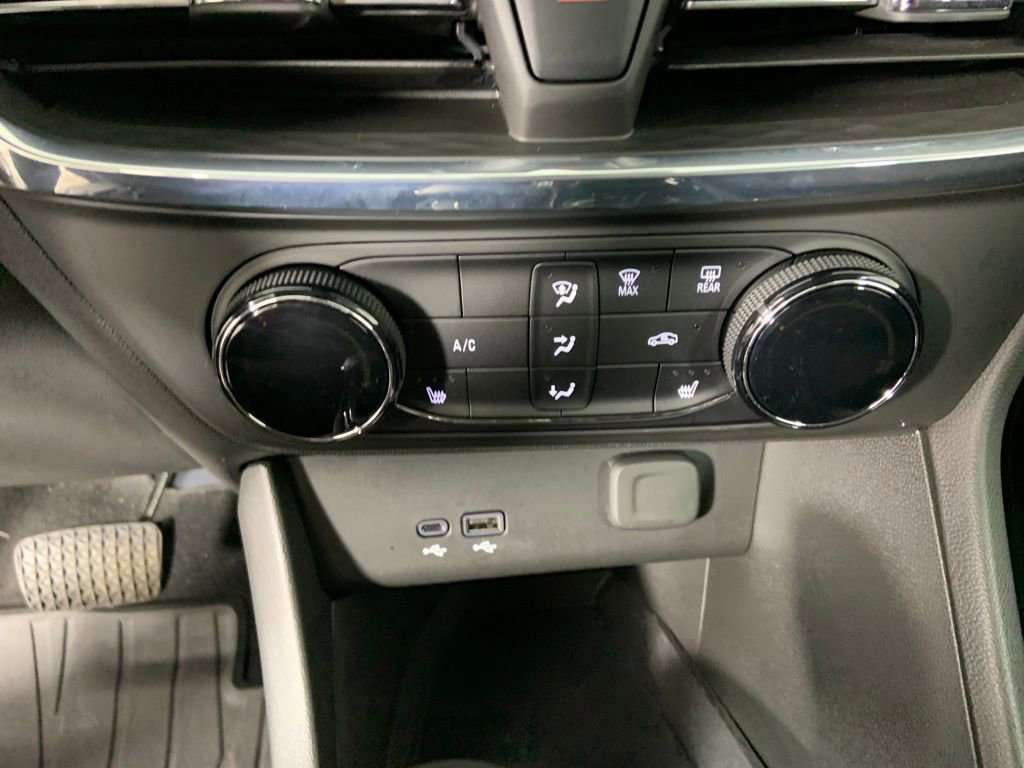 Used 2025 Buick Encore GX Preferred w/ Comfort Package image 24