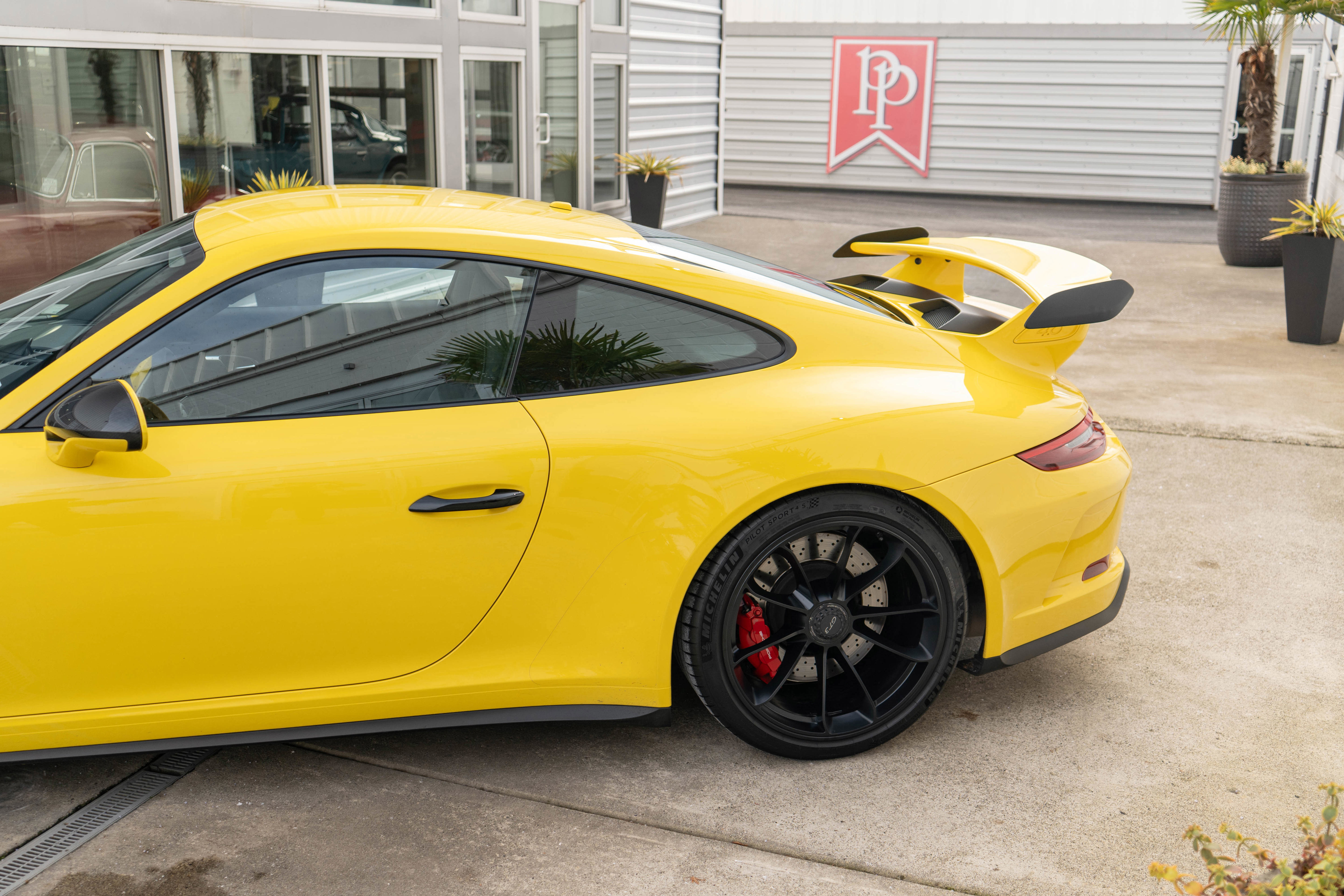 Used 2018 Porsche 911 GT3 w/ Sport Chrono Package RWD image 6
