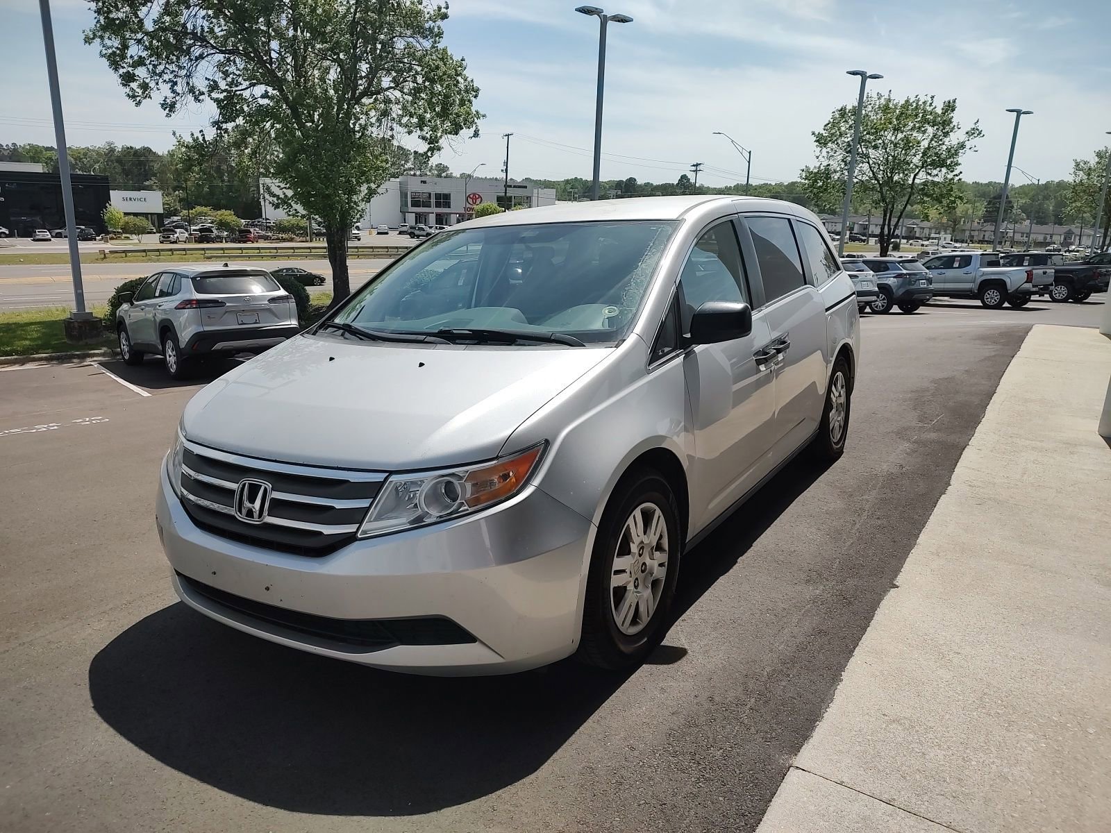 Used 2012 Honda Odyssey LX image 1