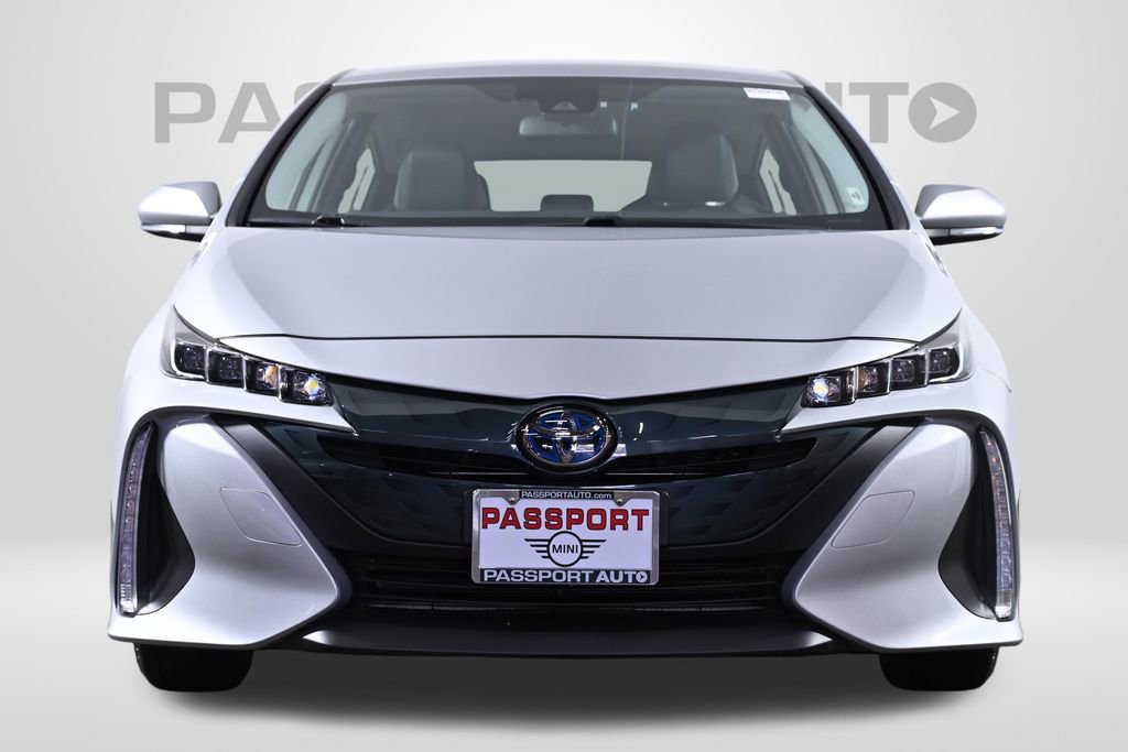 Used 2022 Toyota Prius Prime XLE image 2