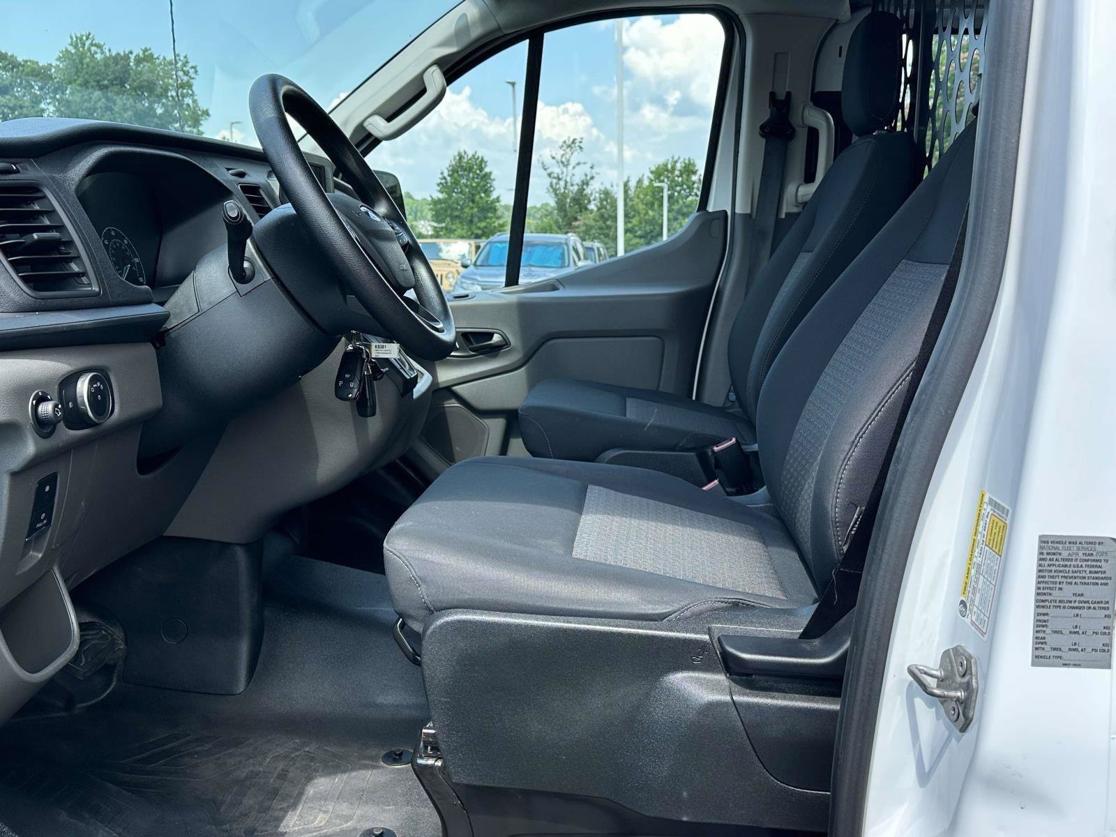 Used 2025 Ford Transit 250 Low Roof w/ Exterior Upgrade Package RWD image 4