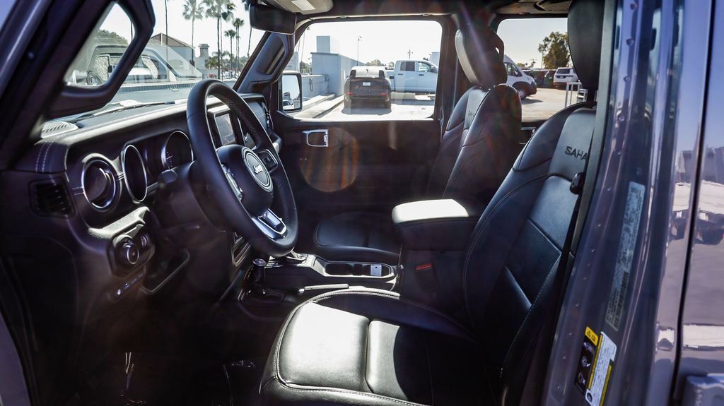 Used 2023 Jeep Wrangler Unlimited Sahara AWD/4WD image 22