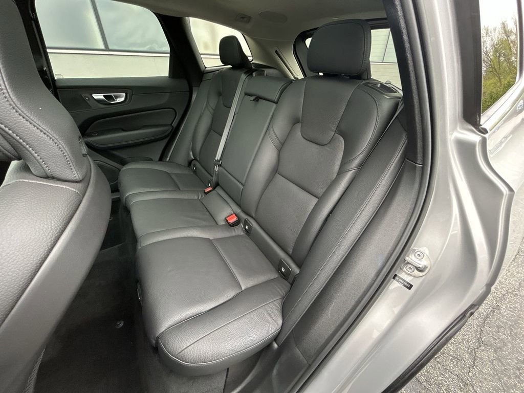 Certified 2023 Volvo XC60 B5 Plus AWD/4WD image 23