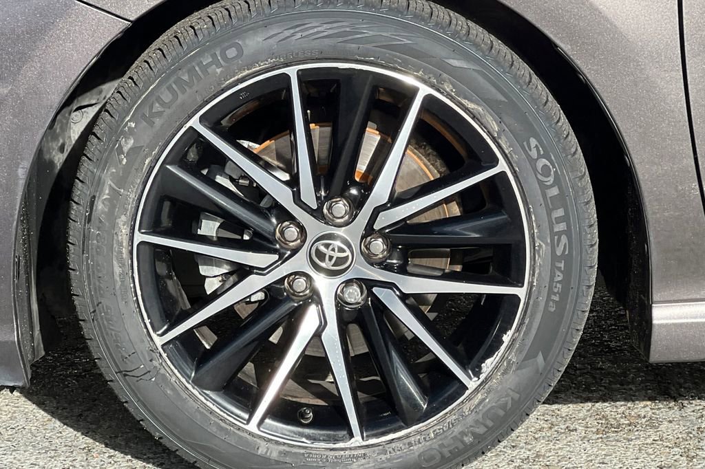 Used 2021 Toyota Camry SE w/ Convenience Package image 24