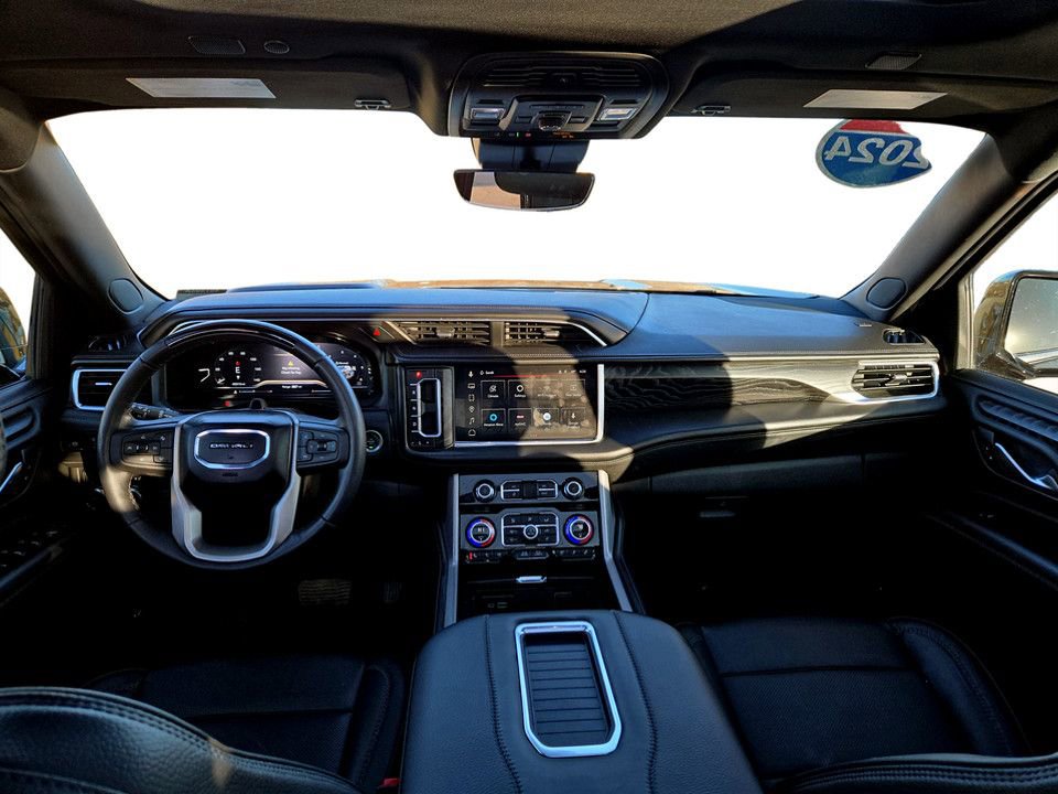 Used 2024 GMC Yukon Denali w/ Advanced Technology Package image 13