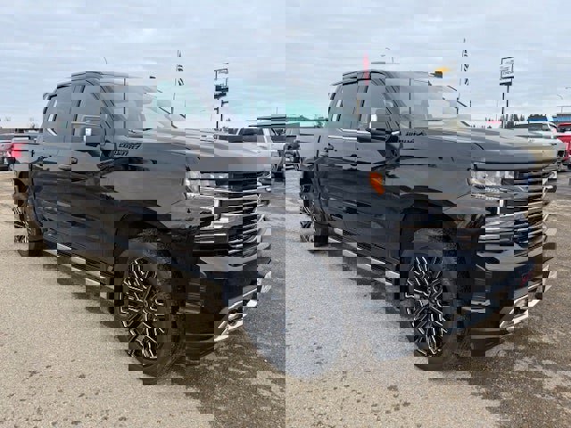 Used 2022 Chevrolet Silverado 1500 High Country w/ Technology Package image 1