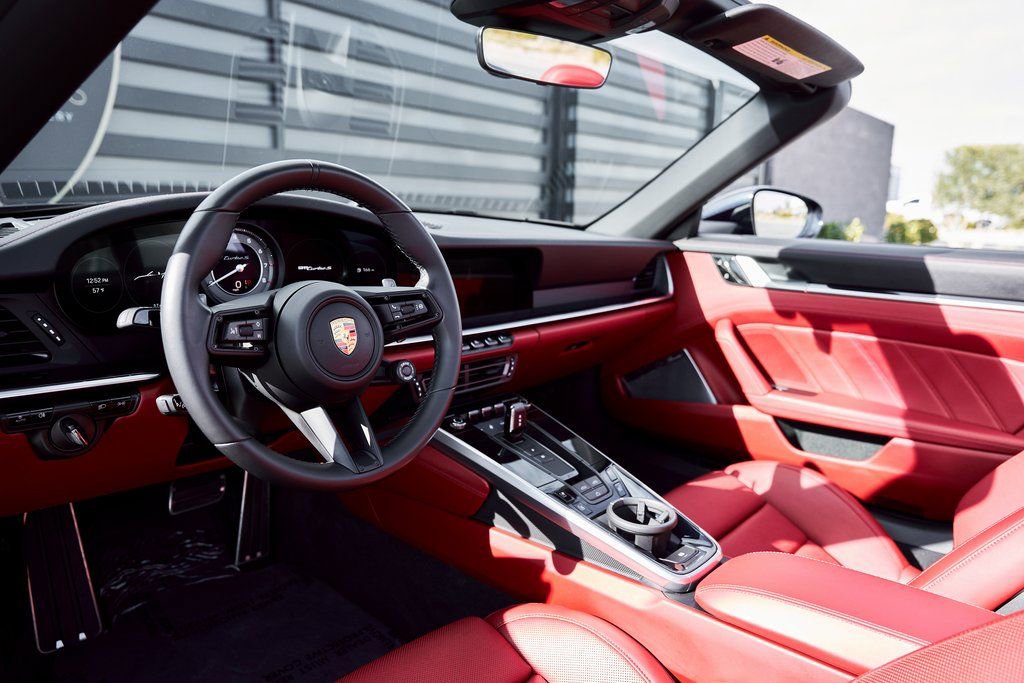 Used 2021 Porsche 911 Turbo S image 2