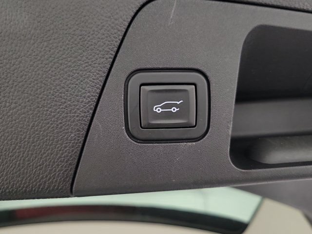Used 2019 Buick Envision Essence FWD image 11