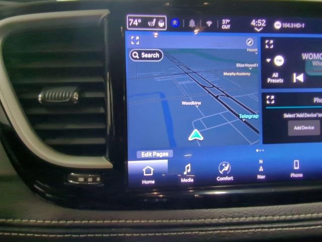 Used 2024 Chrysler Pacifica Select image 13