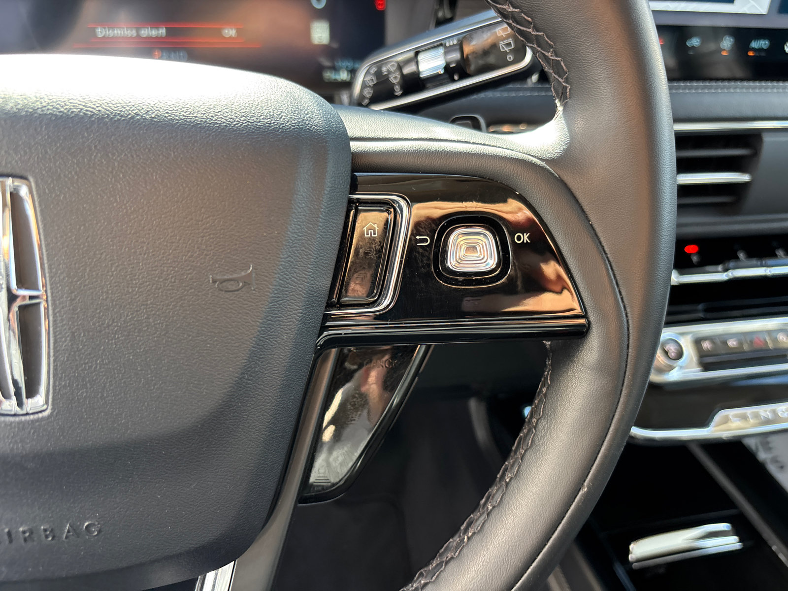 Certified 2023 Lincoln Corsair AWD image 18