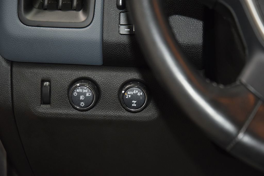 Used 2021 Chevrolet Colorado Z71 w/ Safety Package AWD/4WD image 37