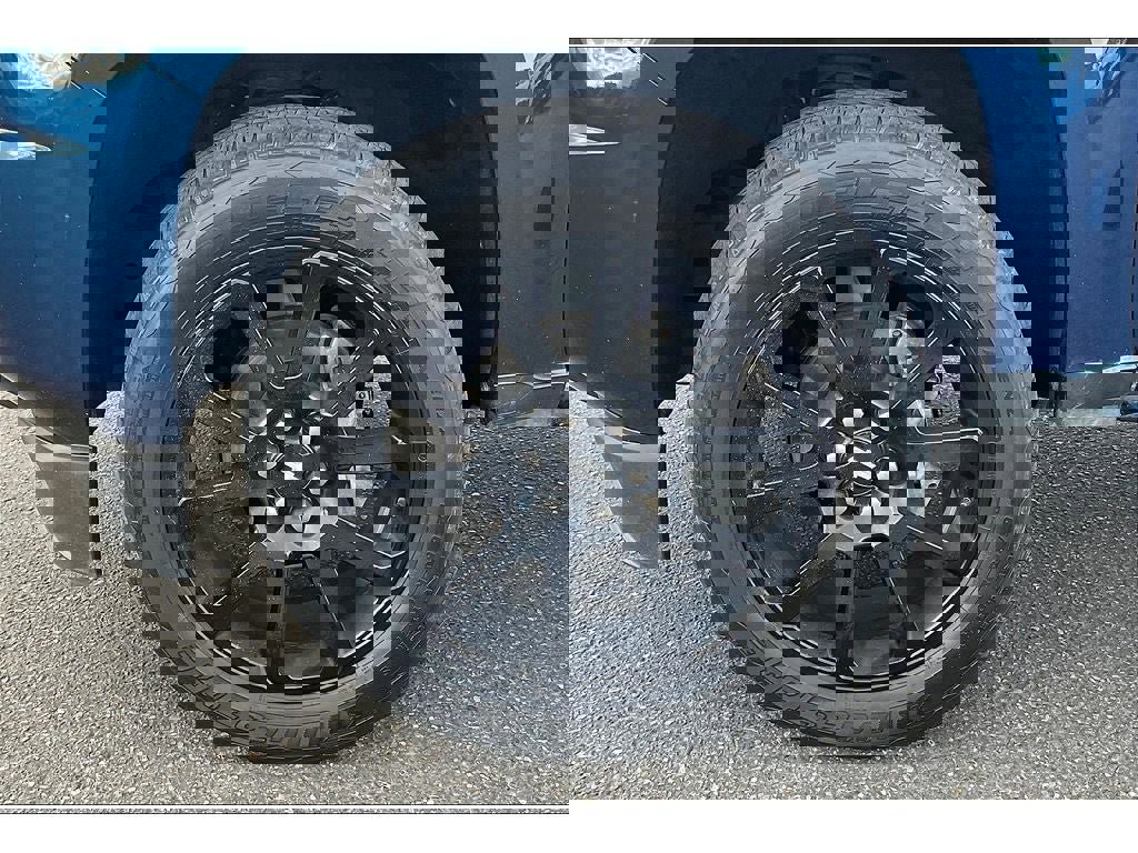 Used 2019 Chevrolet Colorado LT w/ Colorado RST Special Edition image 8