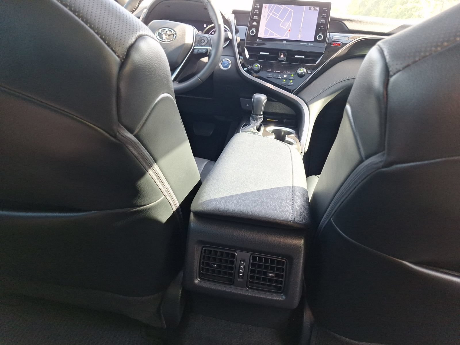 Used 2023 Toyota Camry XLE w/ Navigation Package FWD image 31