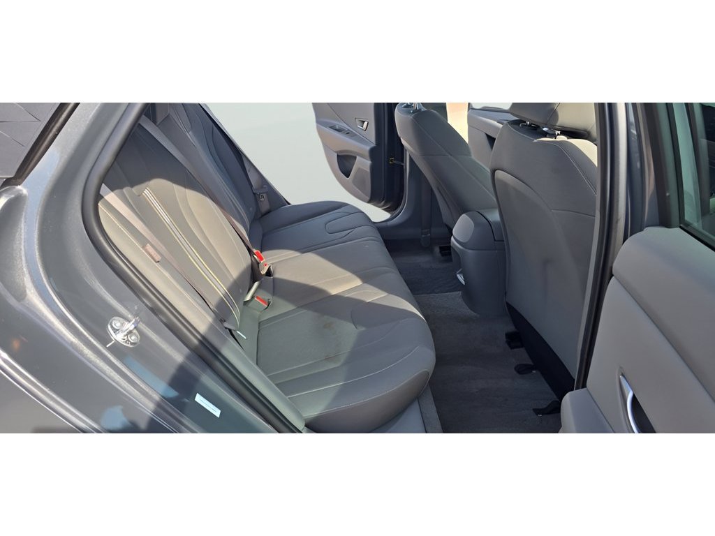 Used 2026 Hyundai Elantra Sport FWD image 21